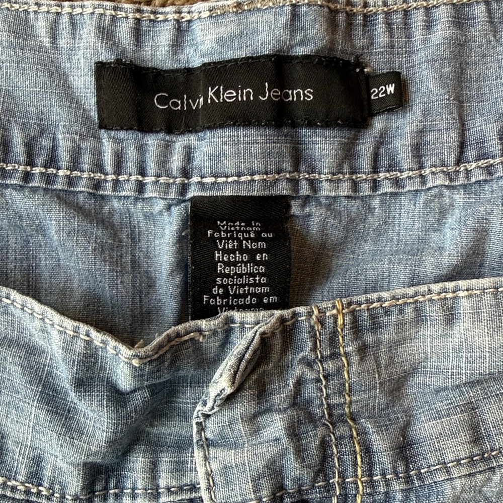 Croft & Barrow | Light Wash Denim Shorts - Women's - Picture 2 of 11